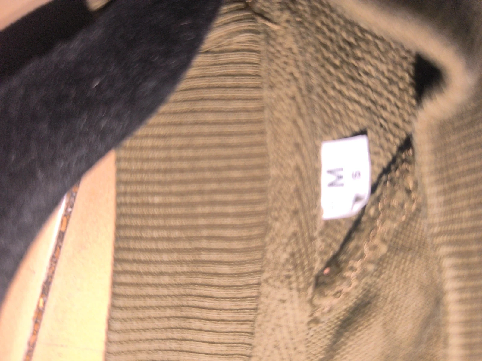 Oversized khaki sweatshirt with pockets Size M fits L – photo 3